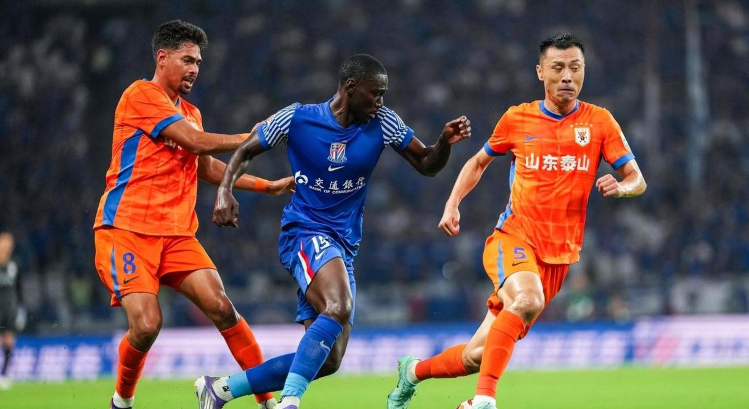 九游体育APP下载-从加时末段波尔图更衣室发声到国际比赛日上海申花调整名单以备欧冠，山东泰山围绕意甲豪取连胜